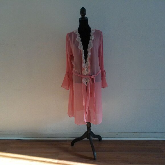 Pink Sleeping Robe, size Large, with lace details - Picture 4 of 6